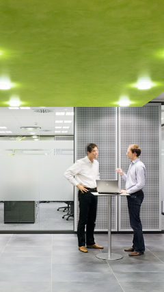 Titik pertemuan di kantor Audi, Jerman, diterangi dengan pencahayaan kantor Philips  