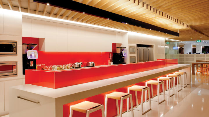The Westfield Sydney coffee bar provides a comfortable lighting ambience thanks to Philips lighting controls