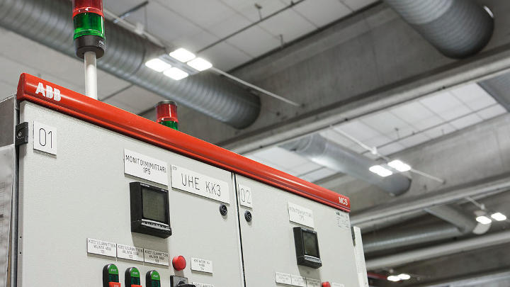 Kontrol ABB Drives diterangi oleh Philips Lighting