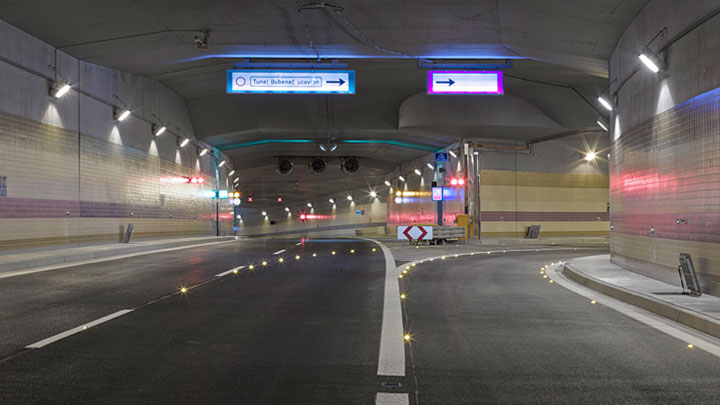 LED marker lights complement road signs and safety signs by improving traffic flow and safety