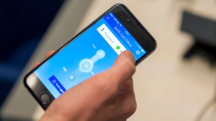 Philips Lighting’s Connected Lighting ( InterAct Office) enables smartphone wayfinding and personalized workspace settings
