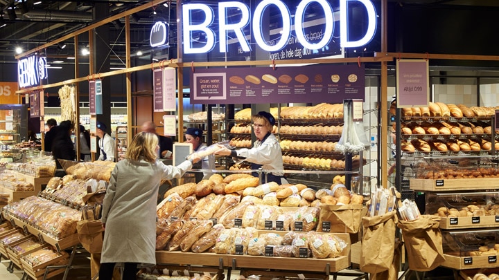 fresh bread, food is everywhere smartretail trends