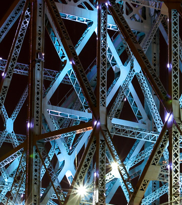 The Jacques Cartier bridge illuminates the night sky with a Philips LED lighting system