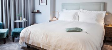 menawarkan hospitality