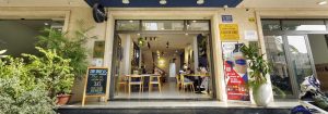 Kunjungan yang lebih aman ke kafe kopi Moza melalui pencahayaan disinfeksi